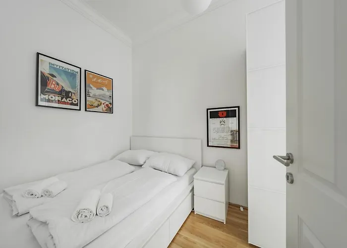 Bright And In Classy Area *