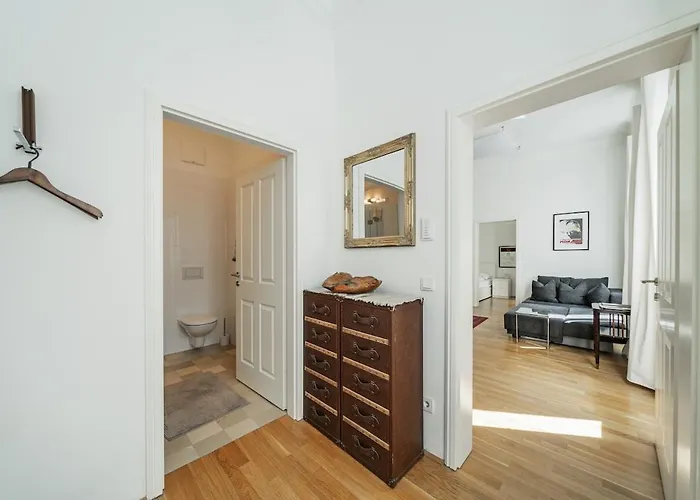 Bright And In Classy Area Appartement *