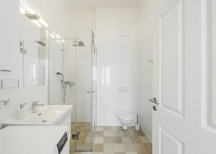 Bright And In Classy Area *